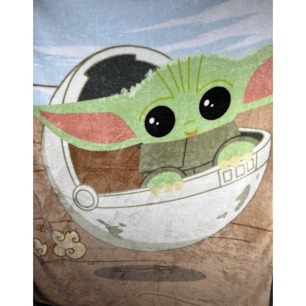 The Mandalorian Baby Yoda Disney Star Wars 48X38 Fleece Plush‎ Throw Blanket